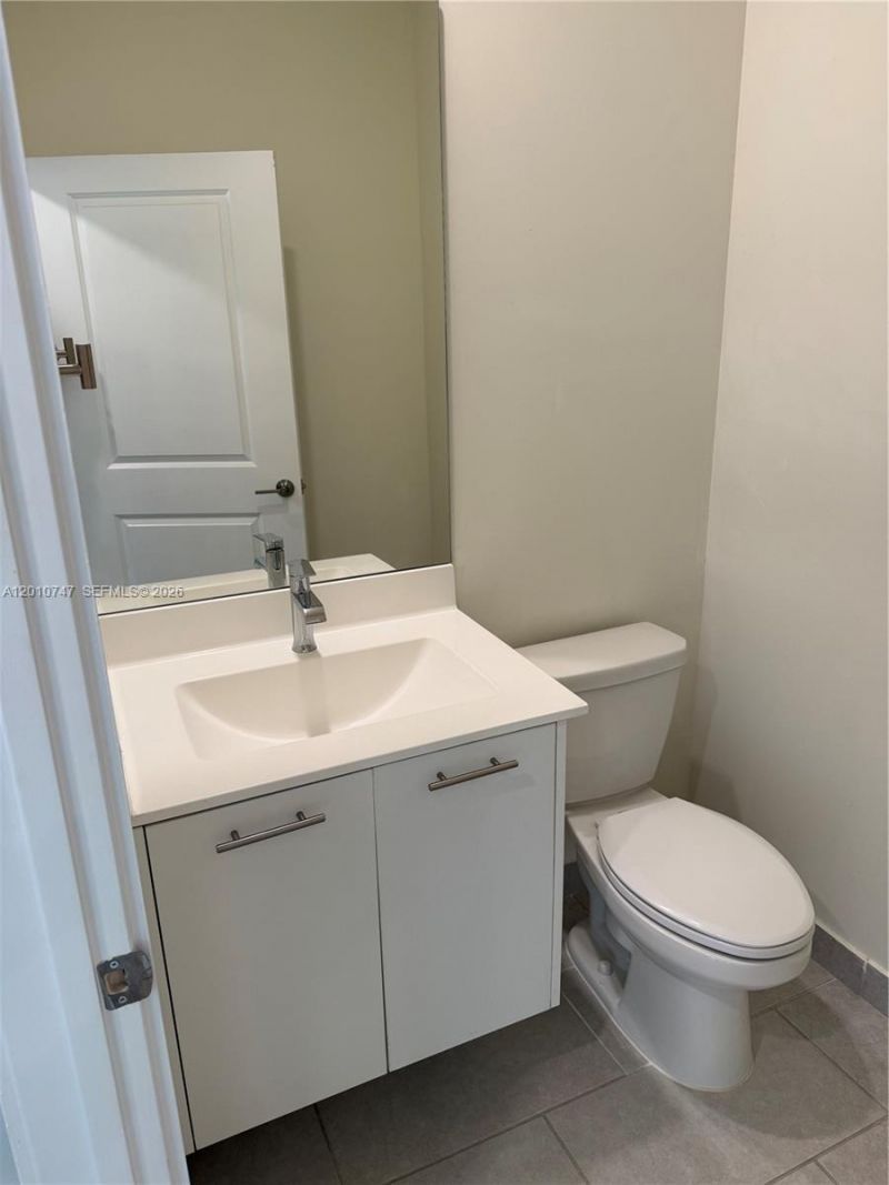 8167 NW 41st St, Unit E-308, Doral, FL 33166 Photo