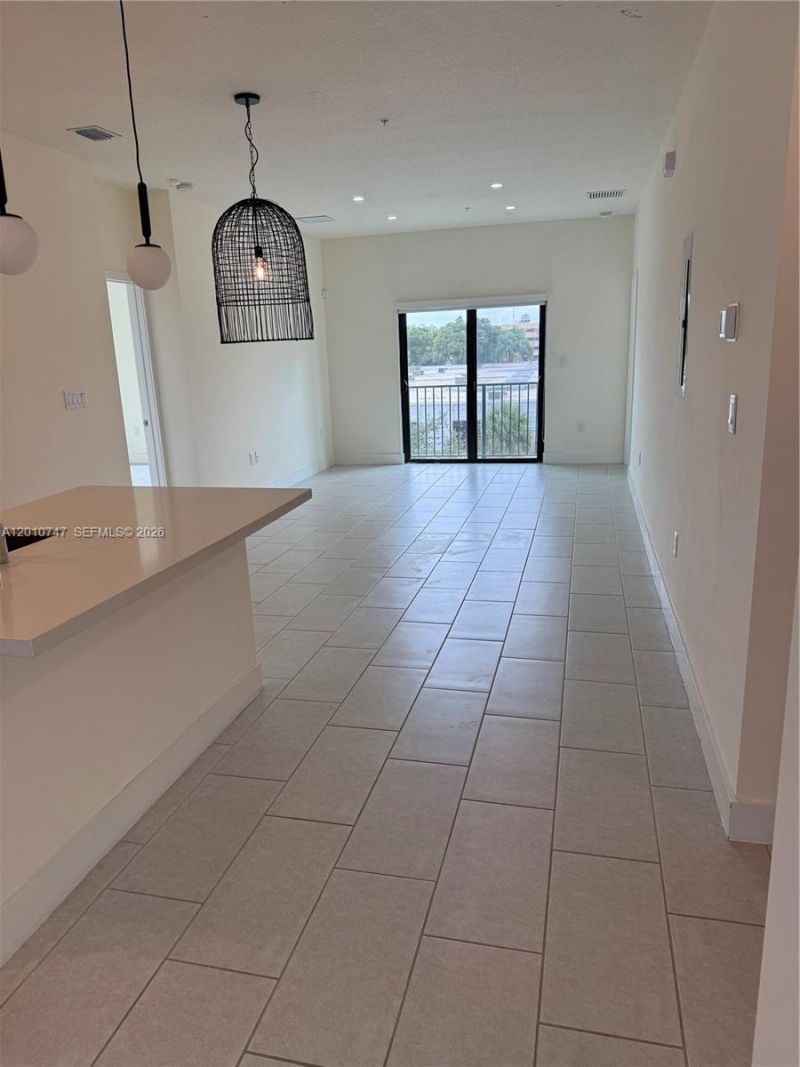 8167 NW 41st St, Unit E-308, Doral, FL 33166 Photo