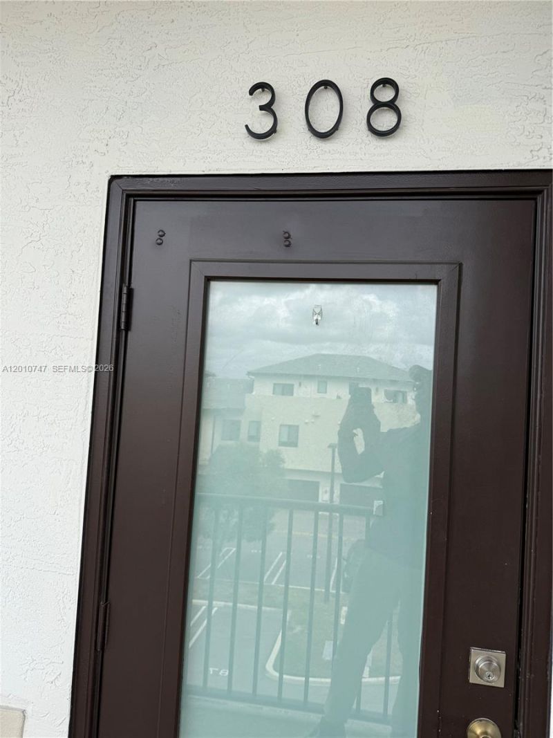 8167 NW 41st St, Unit E-308, Doral, FL 33166 Photo