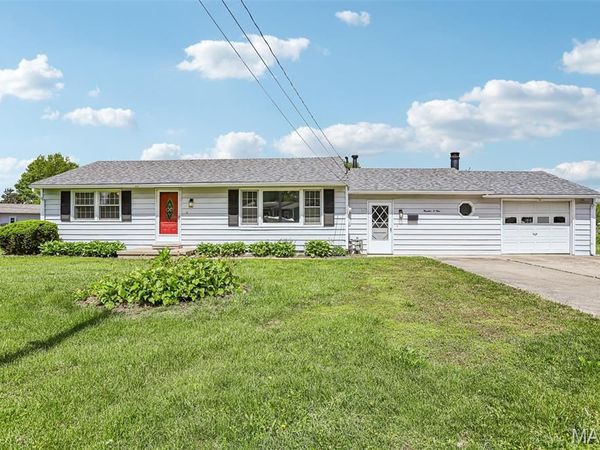 1909 N Jackson Street , Litchfield, IL 62056