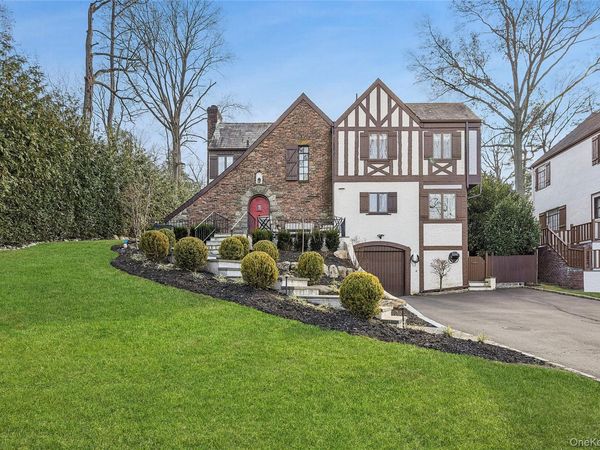 44 Old Ox Road , Manhasset, NY 11030