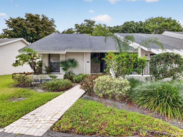 10911 Lake Front Place, Boca Raton, FL 33498