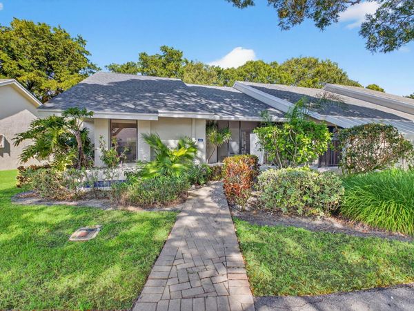 10911 Lake Front Place, Boca Raton, FL 33498