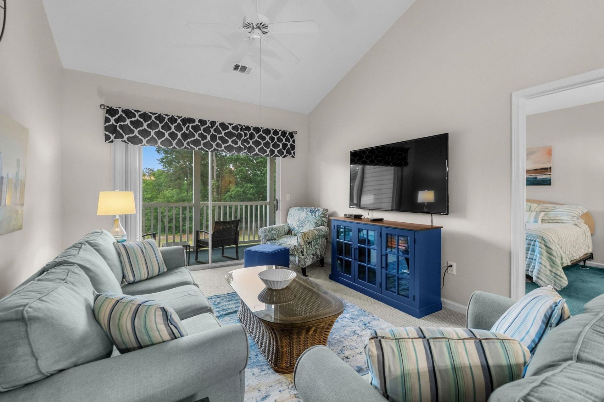616 River Oaks Dr. Photo 11
