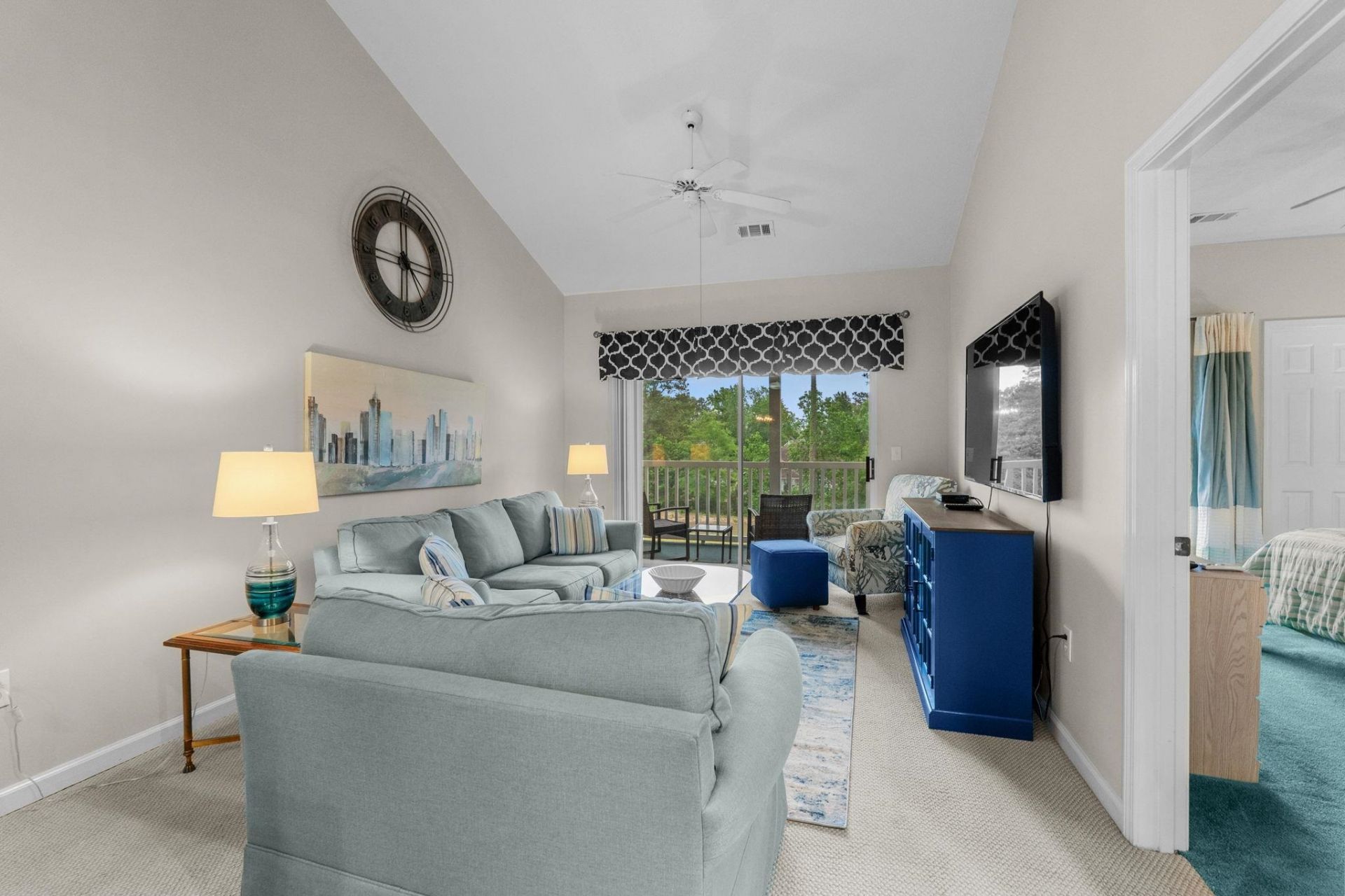 616 River Oaks Dr. Photo 13