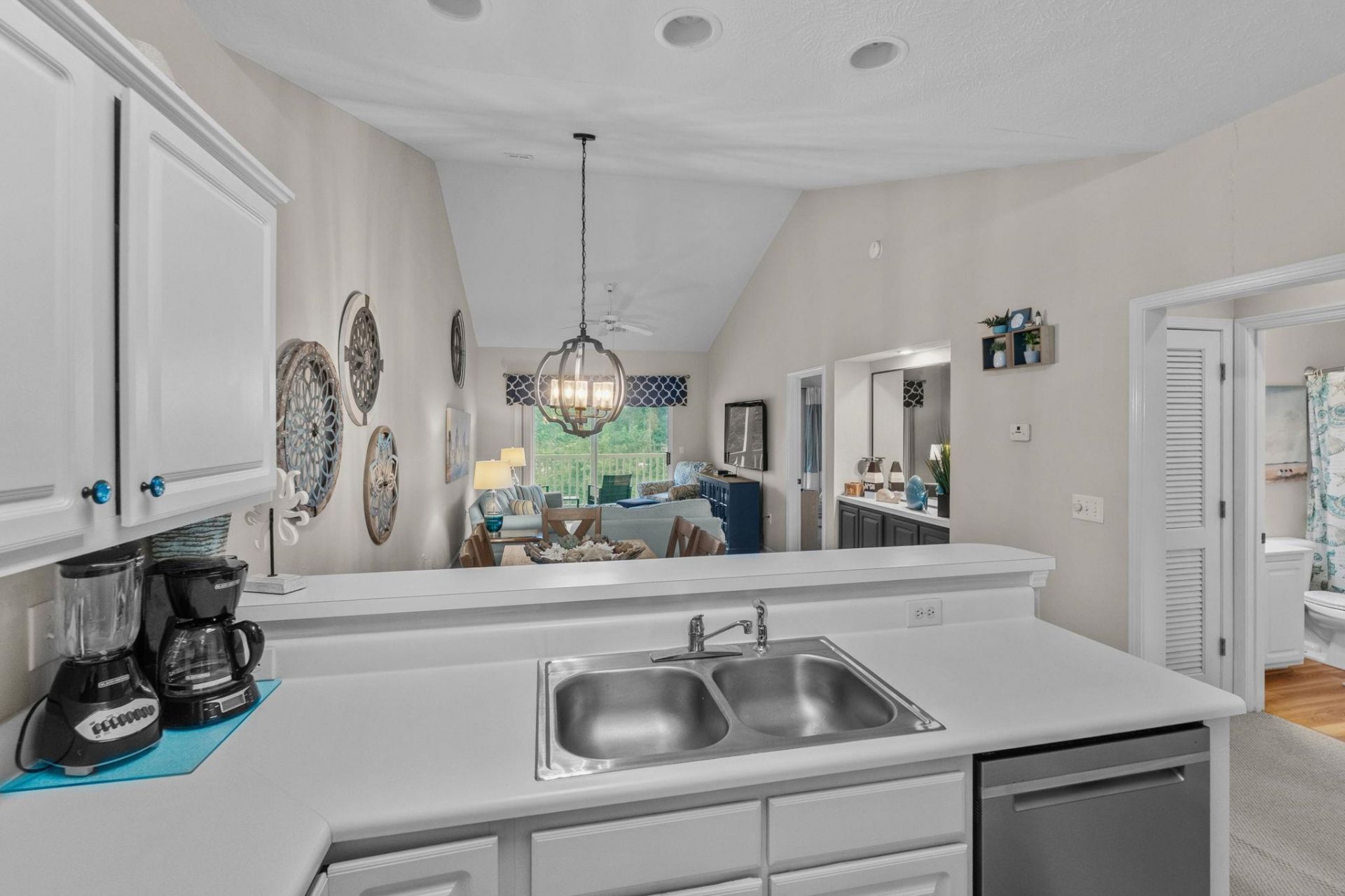 616 River Oaks Dr. Photo 16