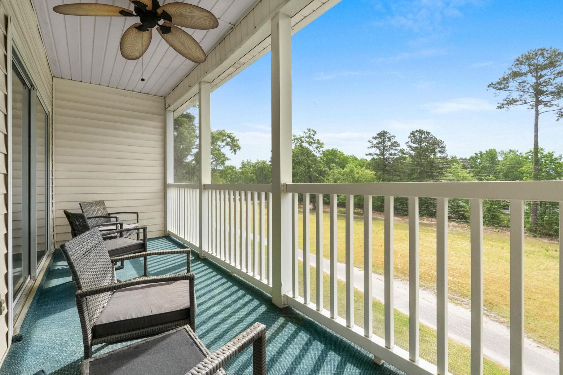616 River Oaks Dr. Photo 5