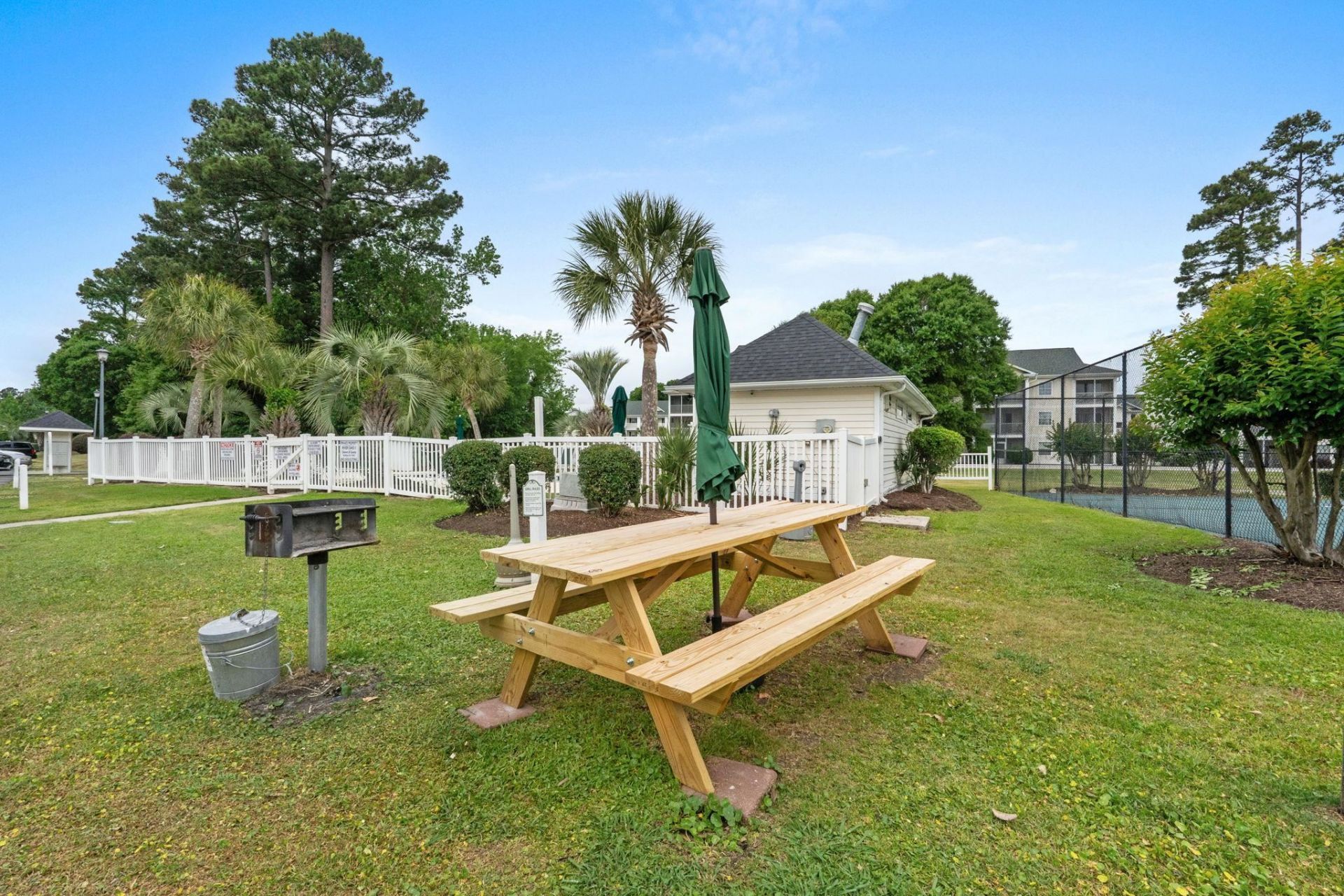 616 River Oaks Dr. Photo 54