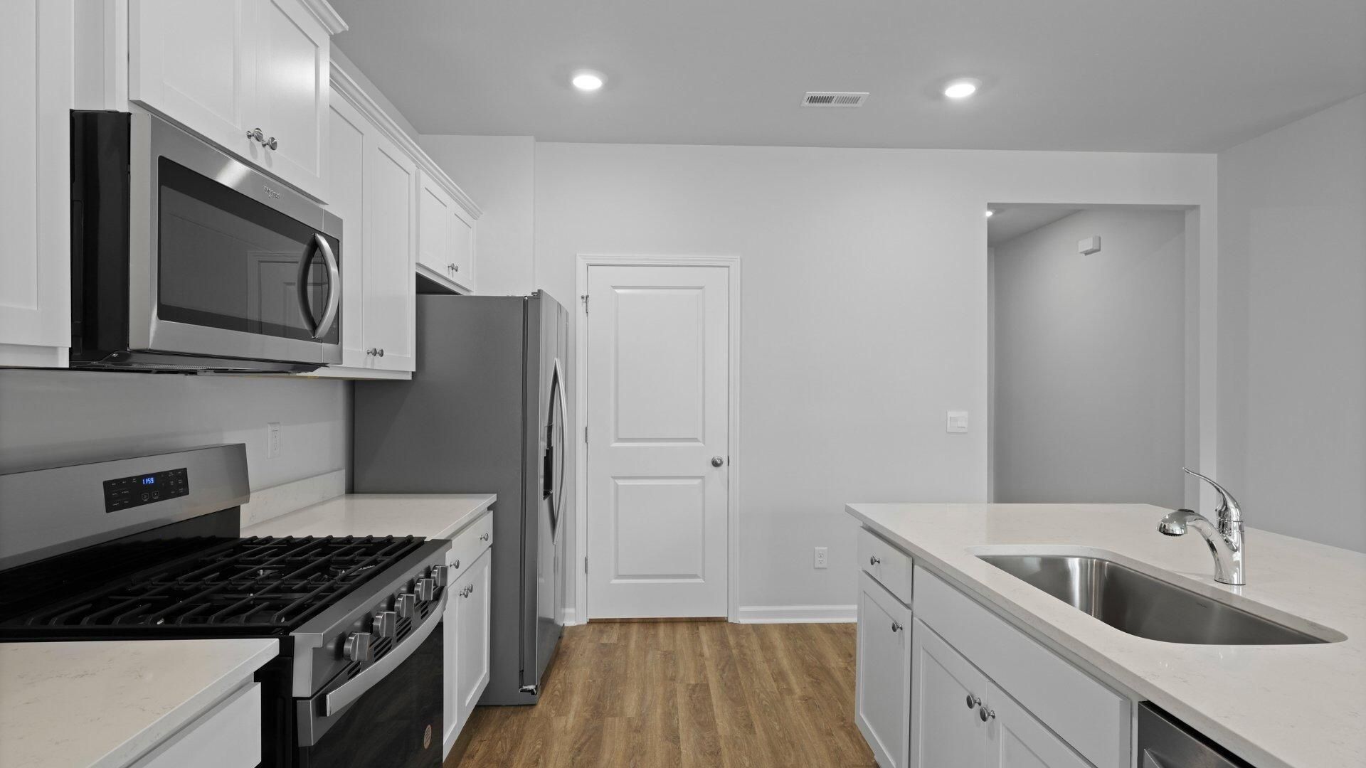3186 Dalmore Drive Photo 4