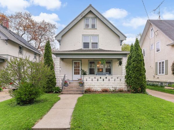 831 Oakland Avenue, Waukesha, WI 53186