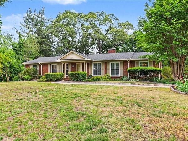 305 Ridgecrest Drive , Lexington, NC 27292