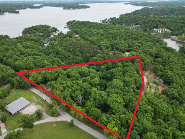 County Road 358 , Eucha, OK 74342