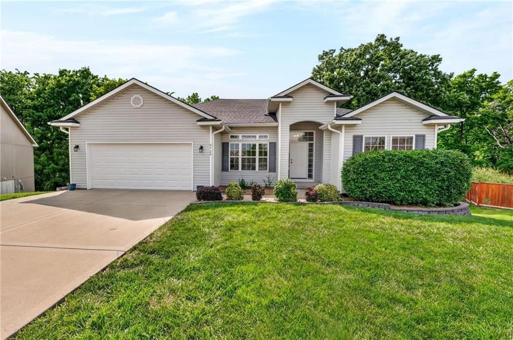 8720 N Belton Avenue, Kansas City, MO 64154 Main Photo