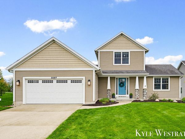 3297 Dogwood Lane, Zeeland, MI 49464