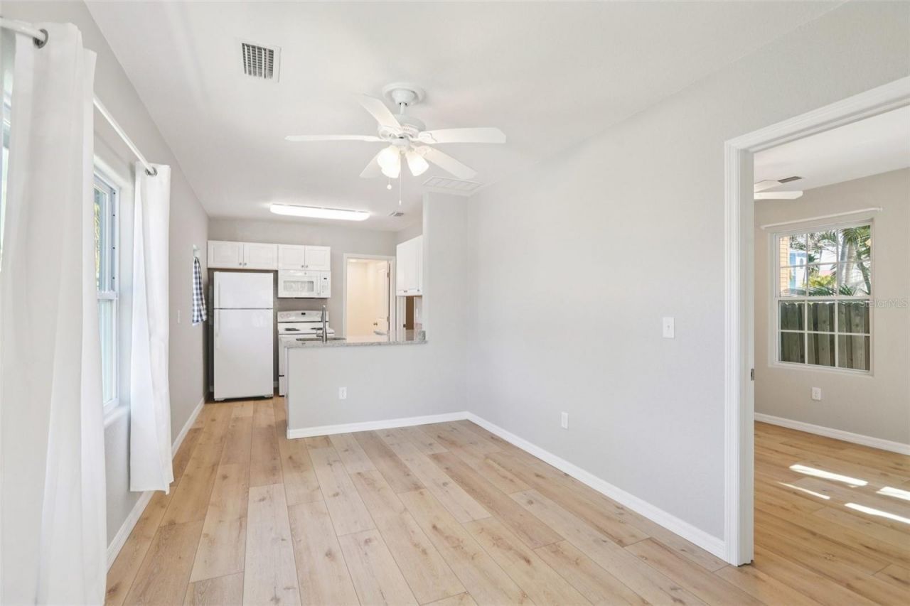 13135 4th Street E, Madeira Beach, FL 33708 Photo
