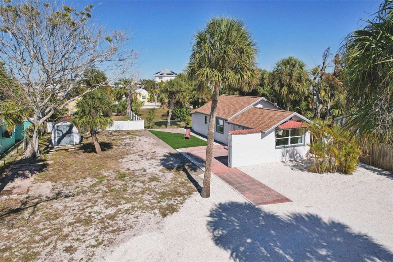 13135 4th Street E, Madeira Beach, FL 33708 Photo
