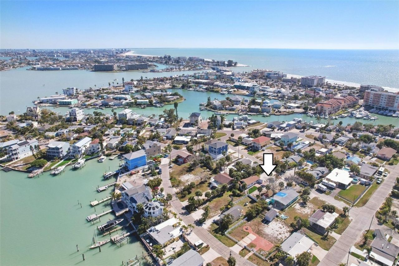 13135 4th Street E, Madeira Beach, FL 33708 Photo