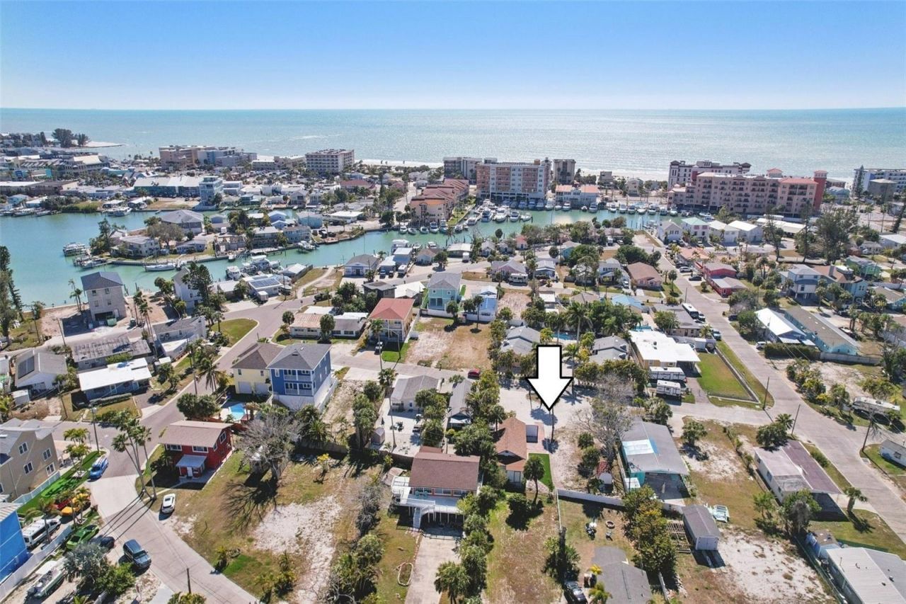13135 4th Street E, Madeira Beach, FL 33708 Photo