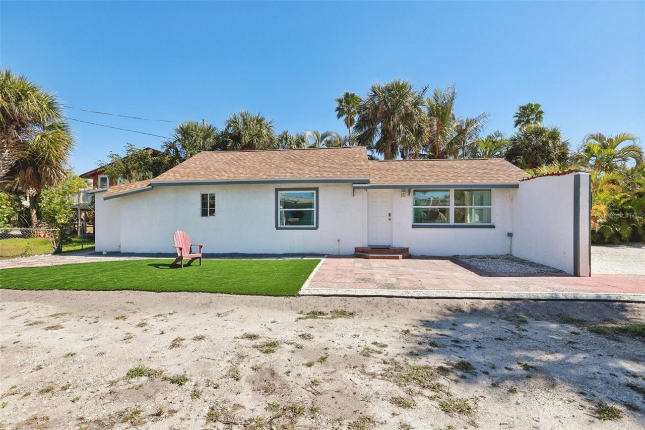 13135 4th Street E, Madeira Beach, FL 33708 Photo