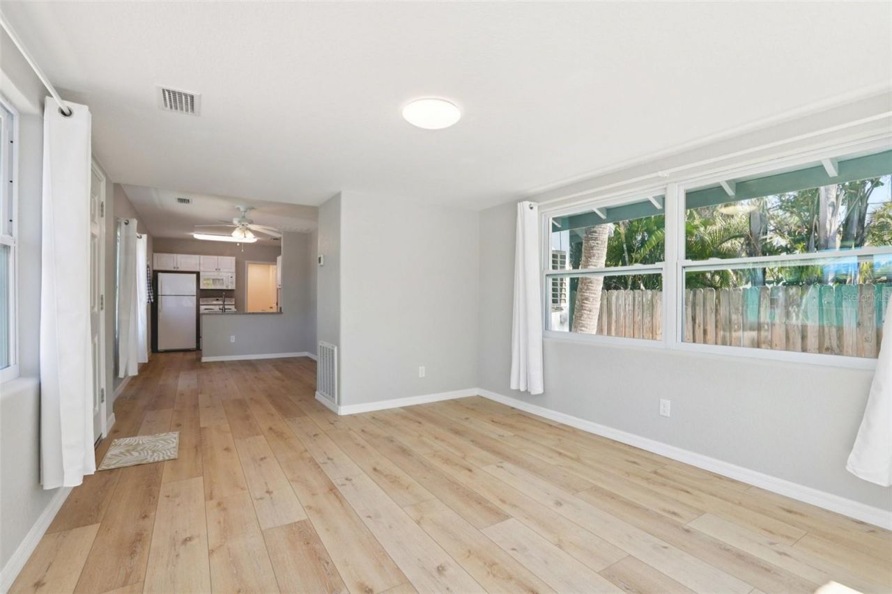 13135 4th Street E, Madeira Beach, FL 33708 Photo