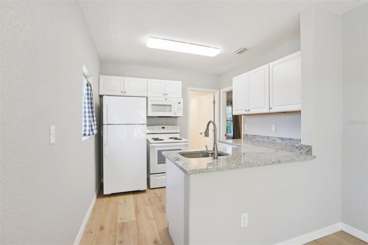 13135 4th Street E, Madeira Beach, FL 33708 Photo