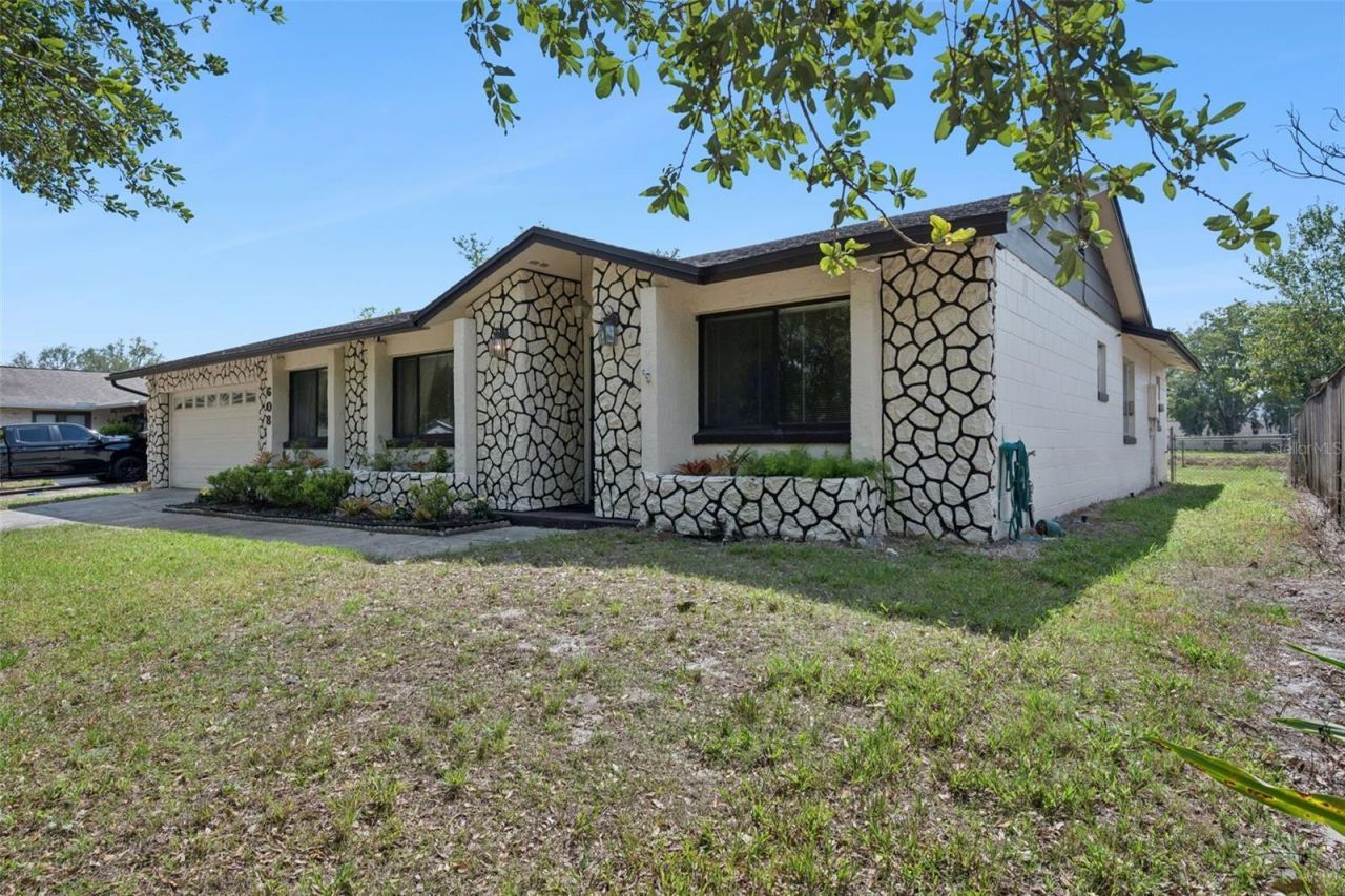 608 Wavecrest Drive, Orlando, FL 32807 Photo