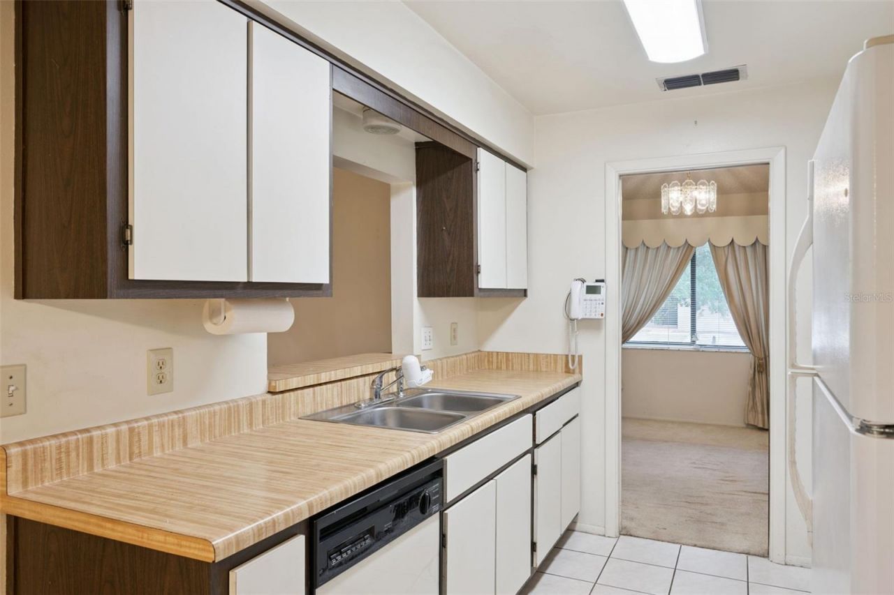 608 Wavecrest Drive, Orlando, FL 32807 Photo