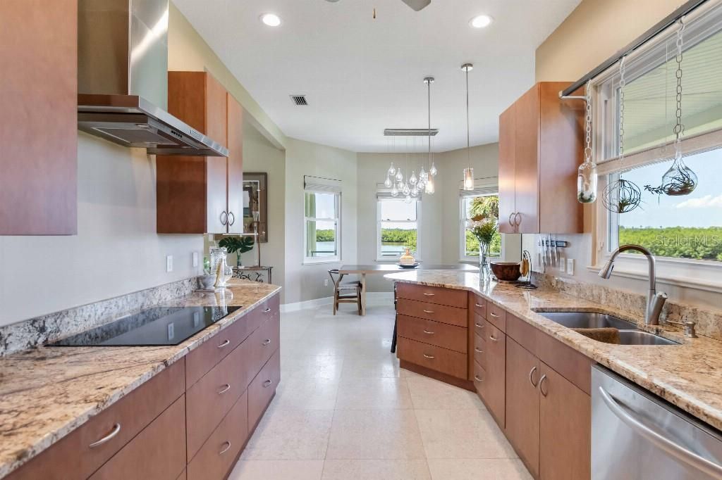 6511 Bayshore Road, Palmetto, FL 34221 Photo