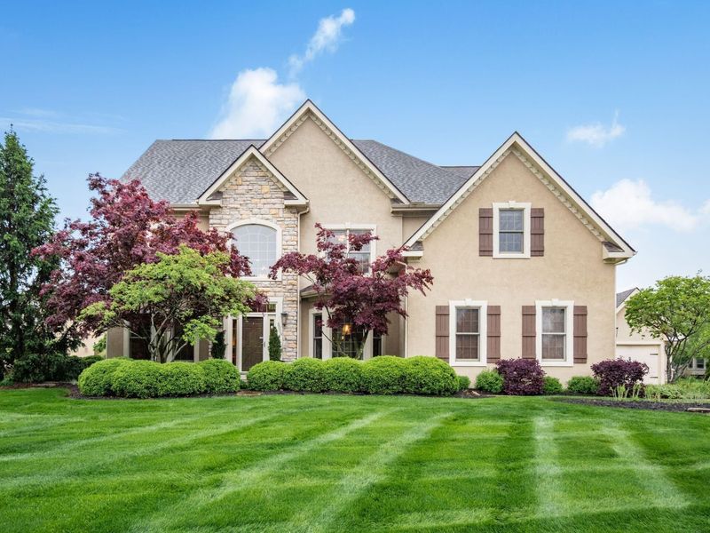 5009 Medallion Drive W, Westerville, OH 43082 Photo 1