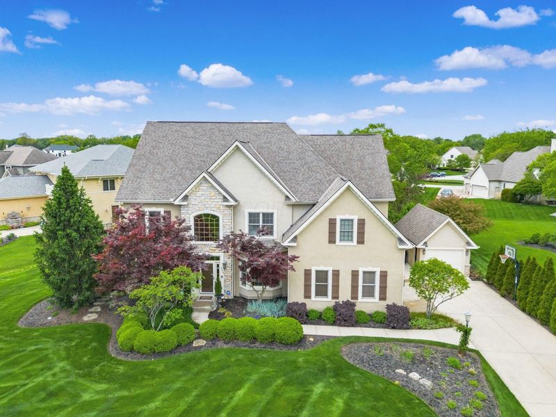 5009 Medallion Drive W, Westerville, OH 43082 Photo 2