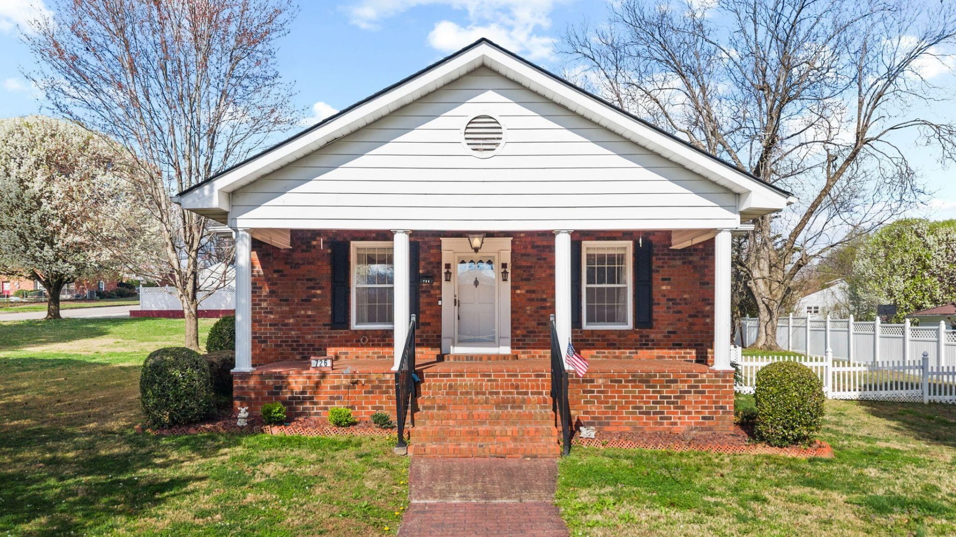 726 Georgia Avenue, Etowah, TN 37331 Main Photo