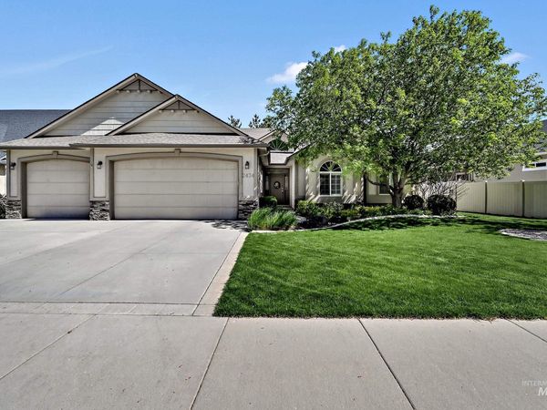 2434 E Garber Dr, Meridian, ID 83646
