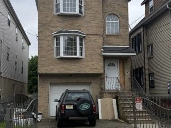 94 Osborne Ter, Newark, NJ 07108