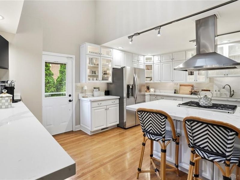 39 E Dixon Avenue, Oakwood, OH 45419 Photo 12