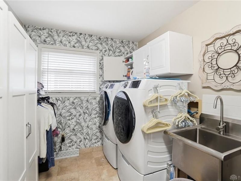 39 E Dixon Avenue, Oakwood, OH 45419 Photo 27