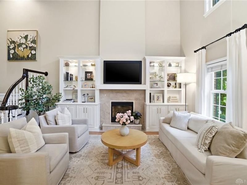 39 E Dixon Avenue, Oakwood, OH 45419 Photo 3