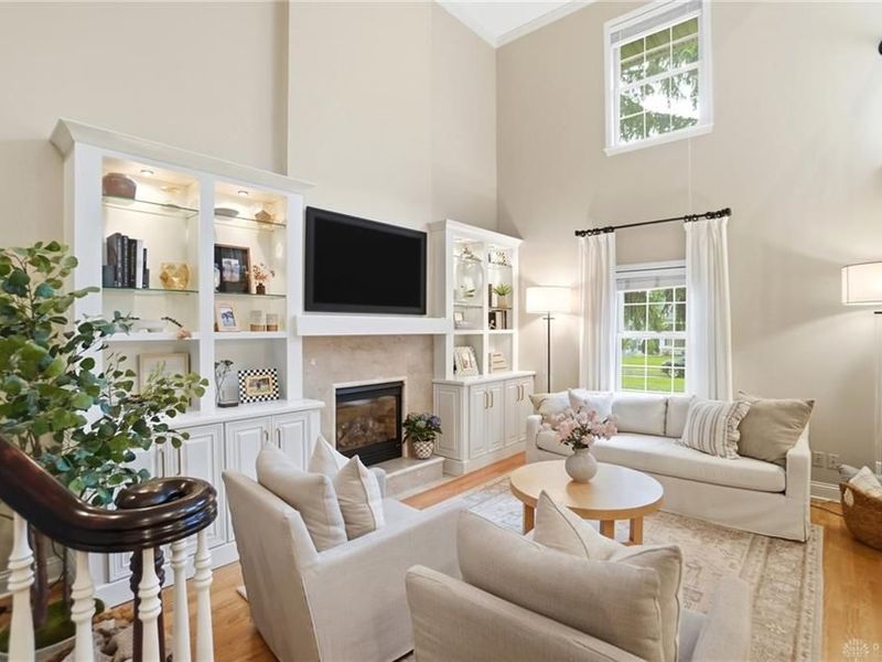 39 E Dixon Avenue, Oakwood, OH 45419 Photo 4