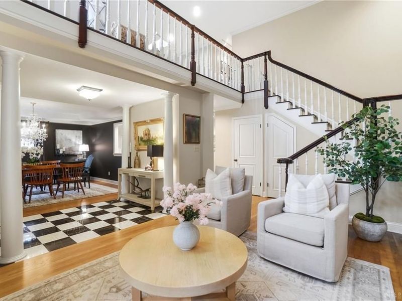 39 E Dixon Avenue, Oakwood, OH 45419 Photo 6