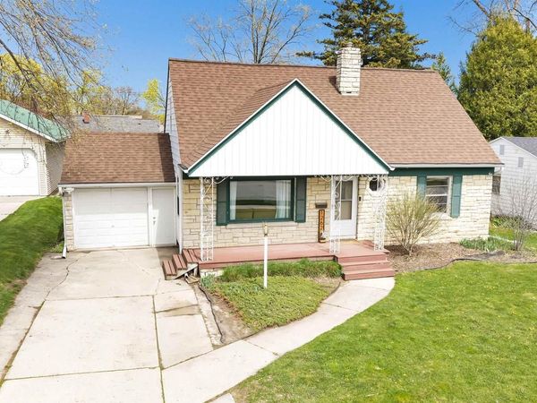 1262 RIDGEDALE COURT, Green Bay, WI 54304