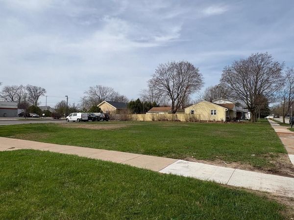 123 SAWYER STREET, Oshkosh, WI 54902