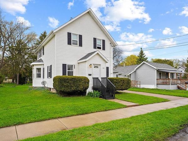 318 STERLING AVENUE, Oshkosh, WI 54901