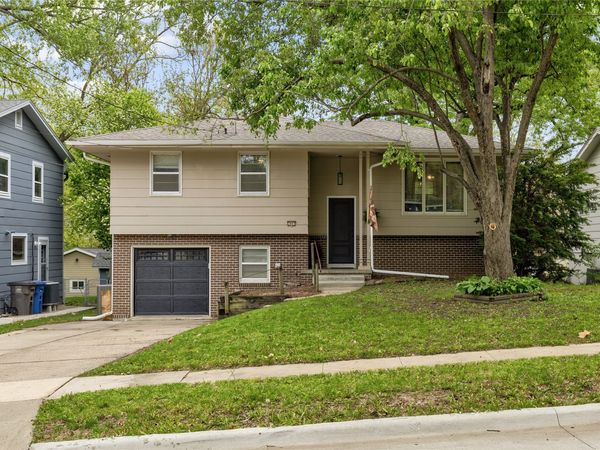2801 64th Street, Des Moines, IA 50322