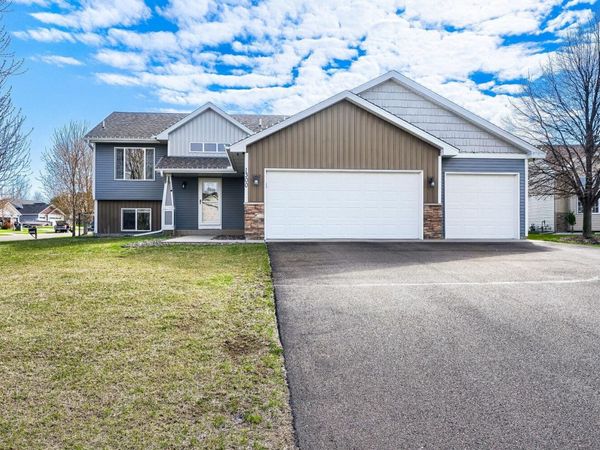 1300 Ironwood Court SW, Isanti, MN 55040