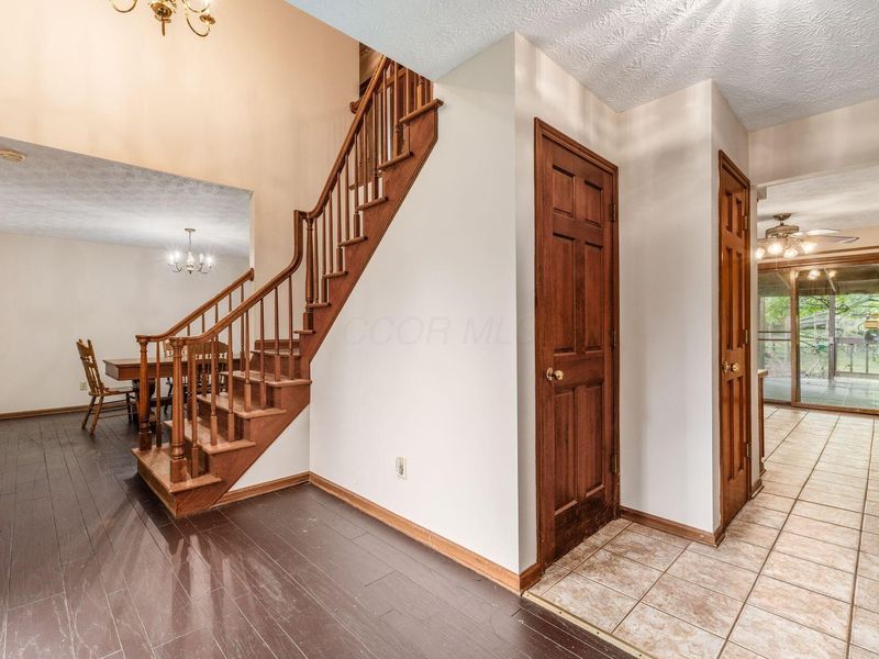 2966 Knoll Drive , Gahanna, OH 43230 Photo 10