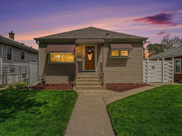 3648 Washington Street , Lansing, IL 60438