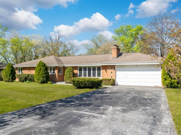 404 Tomah Avenue, Prospect Heights, IL 60070