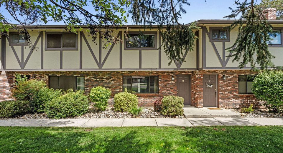 718 Travis Drive, Unit B, Carson City, NV 89701 Photo