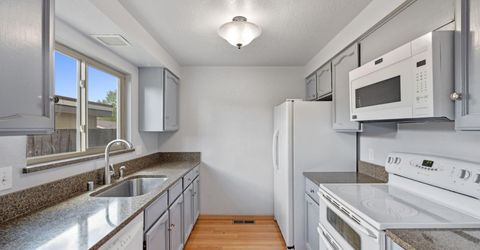 718 Travis Drive, Unit B, Carson City, NV 89701 Photo