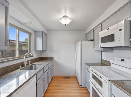718 Travis Drive, Unit B, Carson City, NV 89701 Photo