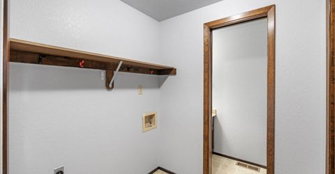 718 Travis Drive, Unit B, Carson City, NV 89701 Photo